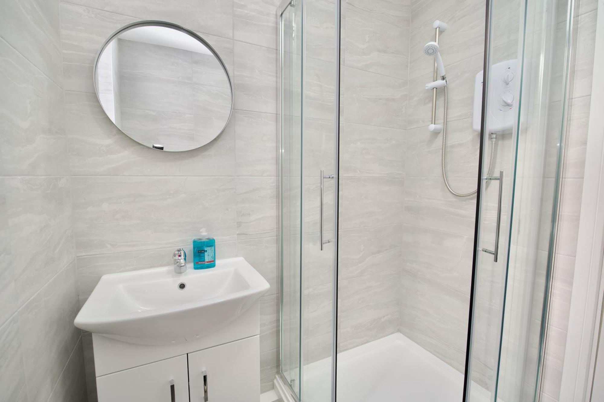 Charming 2bed Gem - Free Parking & Netflix, Wifi, Walk To Centre * Coventry
