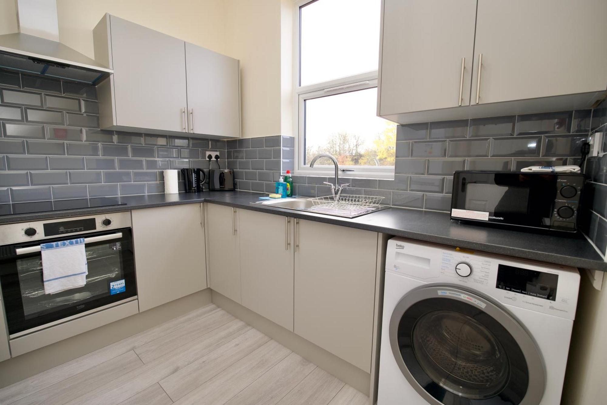 Charming 2bed Gem - Free Parking & Netflix, Wifi, Walk To Centre