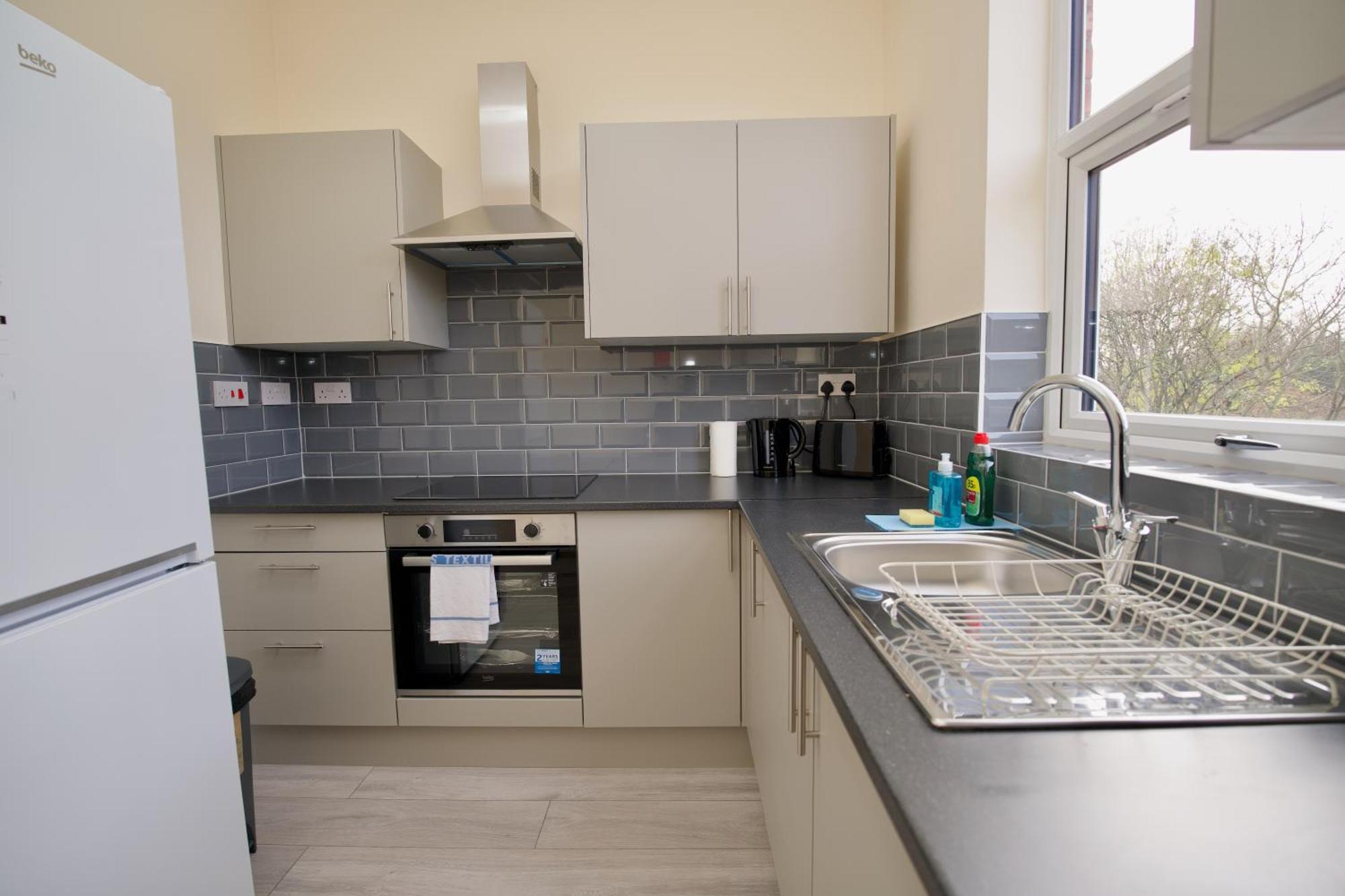 Charming 2bed Gem - Free Parking & Netflix, Wifi, Walk To Centre *